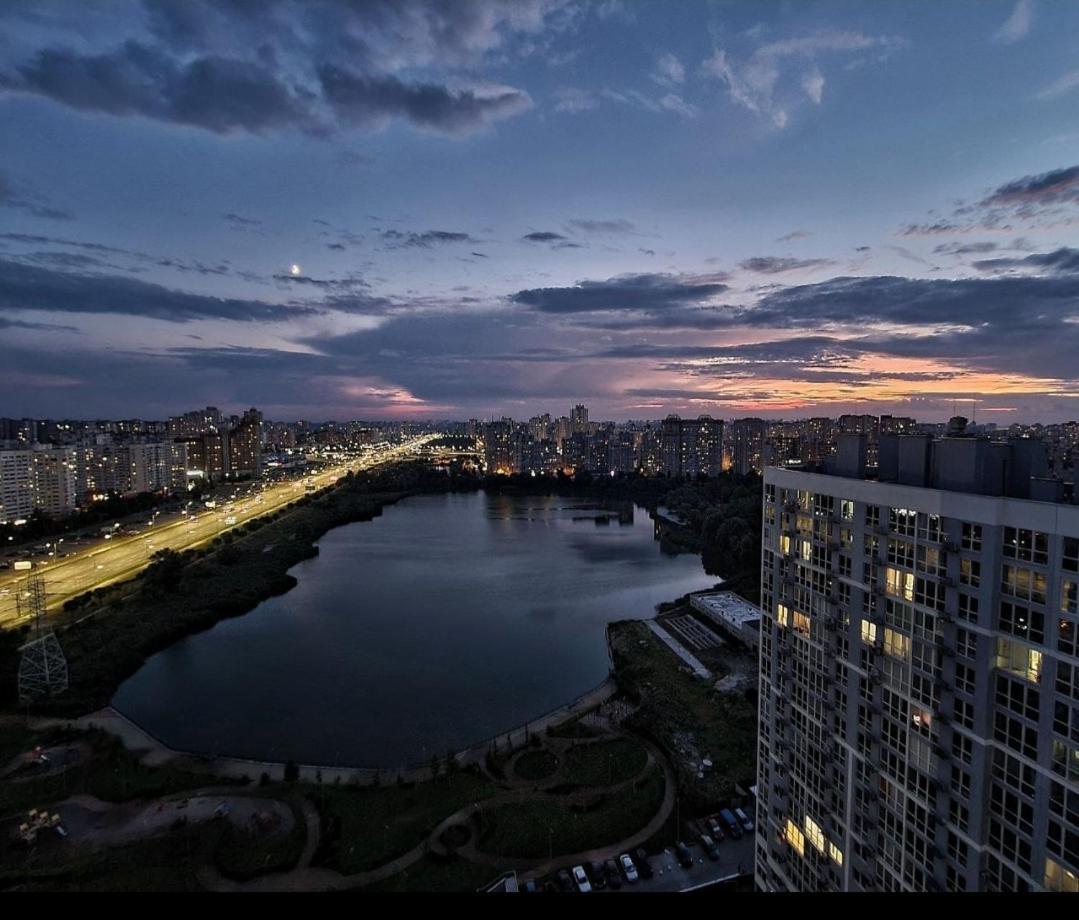 Your Apartment Kharkivska Kiew Exterior foto